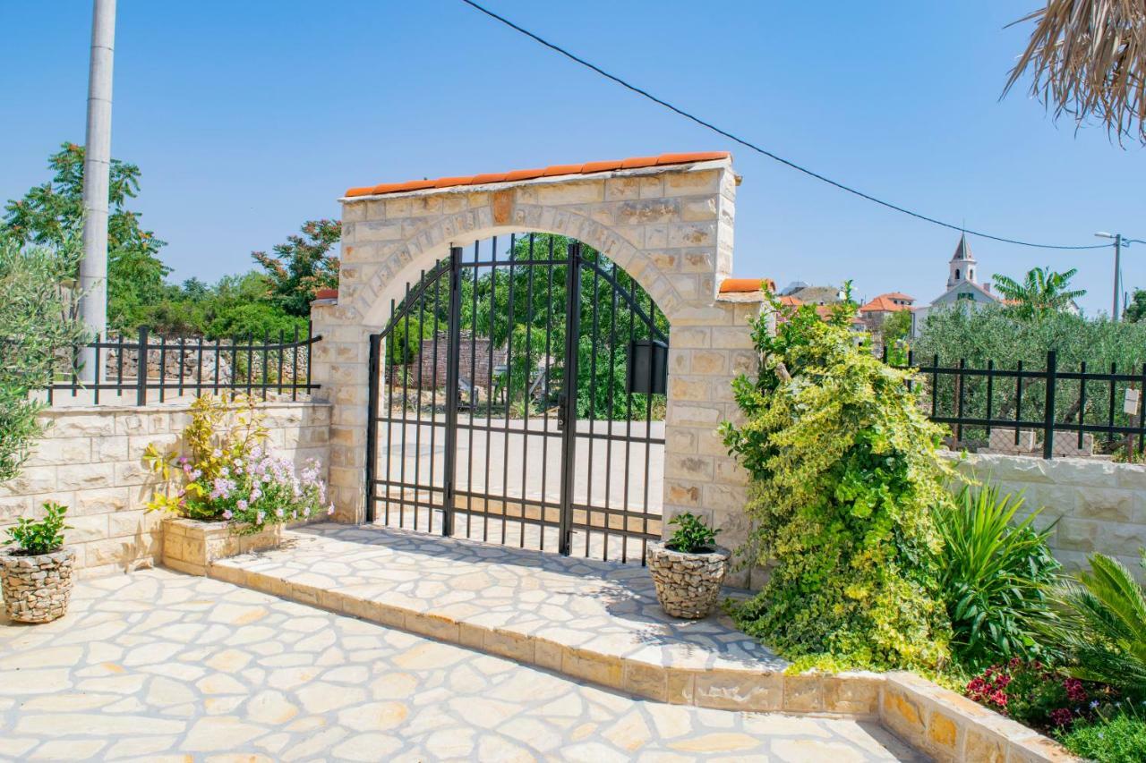 Apartments Solta Gornje Selo المظهر الخارجي الصورة