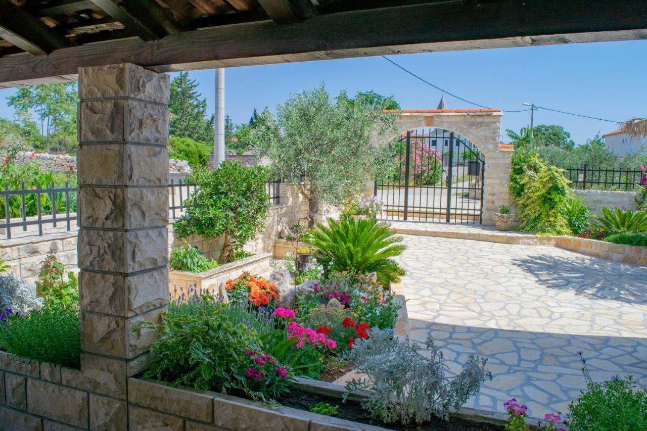 Apartments Solta Gornje Selo المظهر الخارجي الصورة